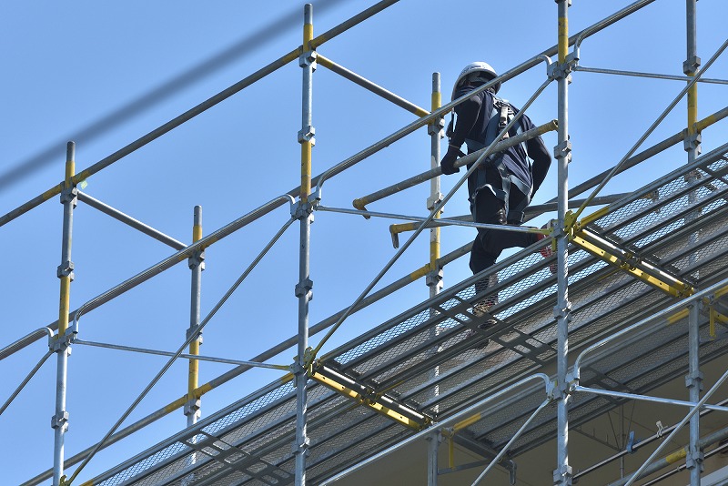 足場工事　作業風景
